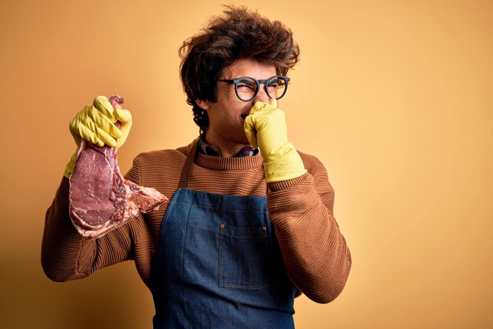 One of the most common ways to distinguish between a good and a bad steak is the smell